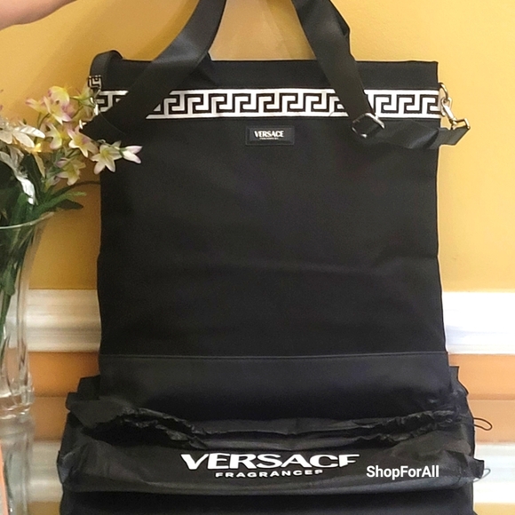 Versace - Picture 2 of 12